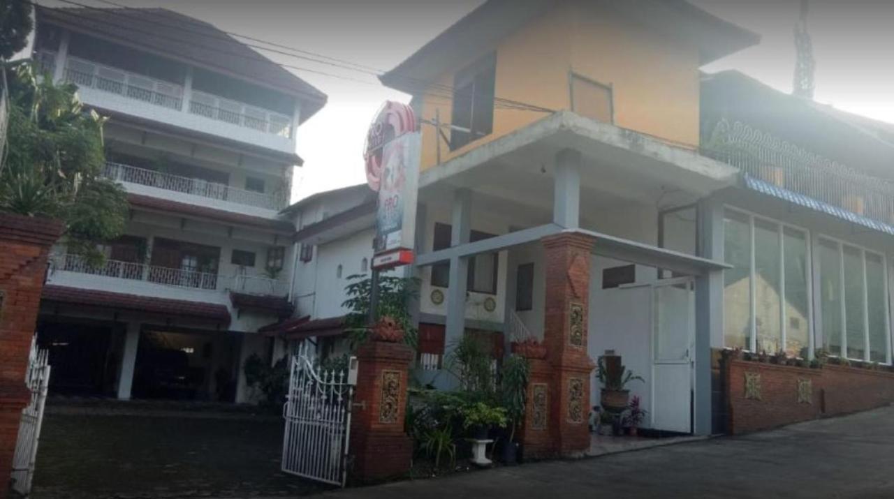Wisma & Kantin Amanda Mojokerto Eksteriør bilde